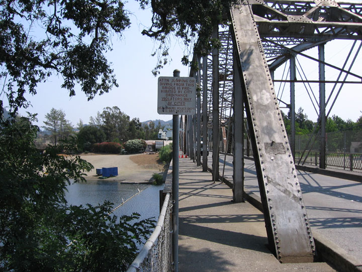 Healdsburg Avenue Bridge